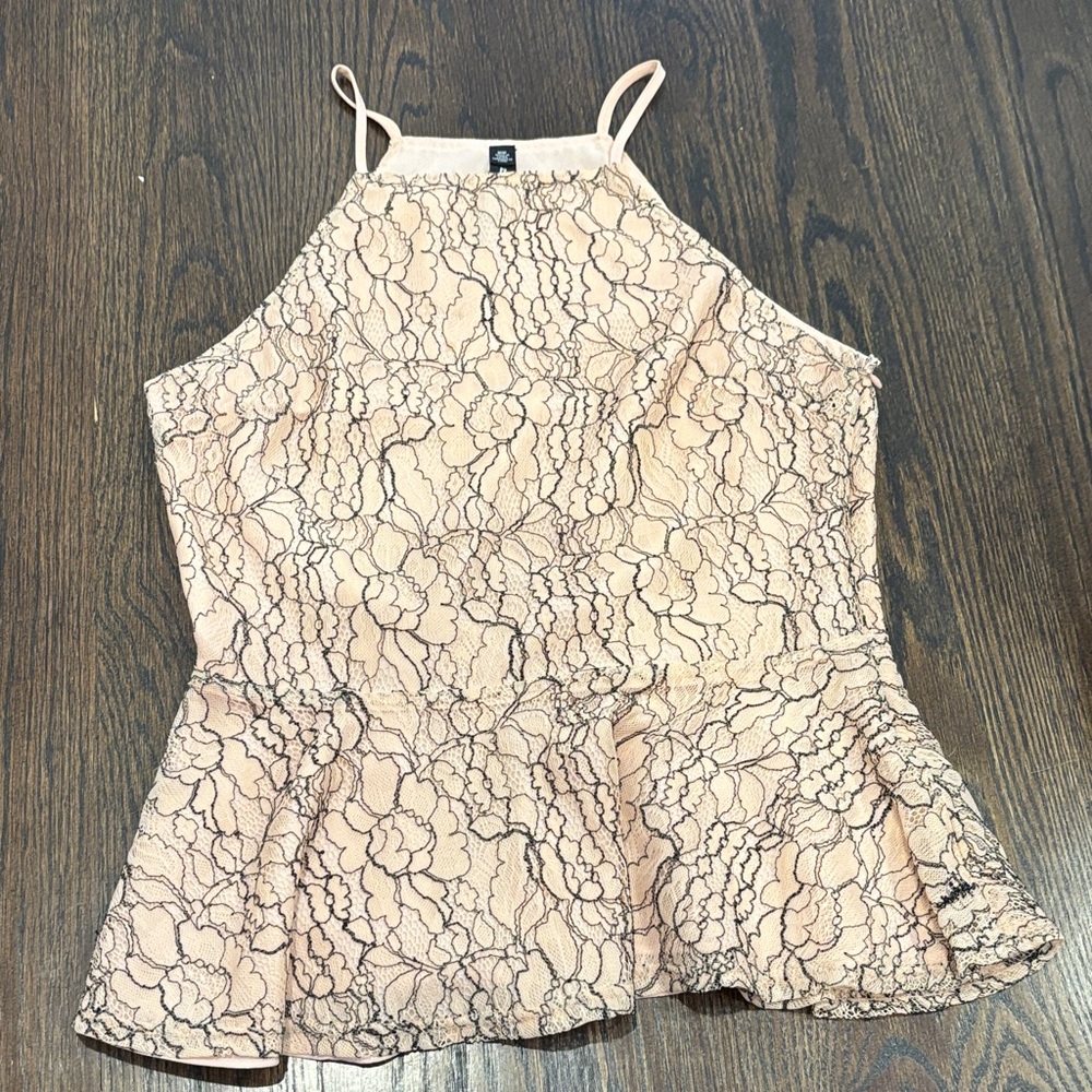 Design Lab Lord & Taylor Women’s Peach and Black Lace Camisole Size Medium